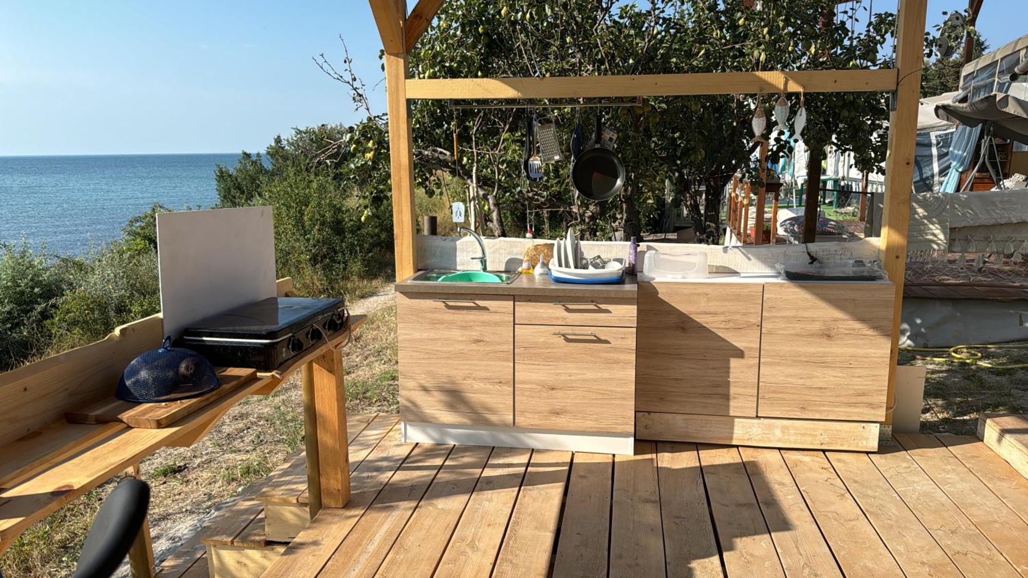 Karavana Tropicana Varna Exteriér fotografie